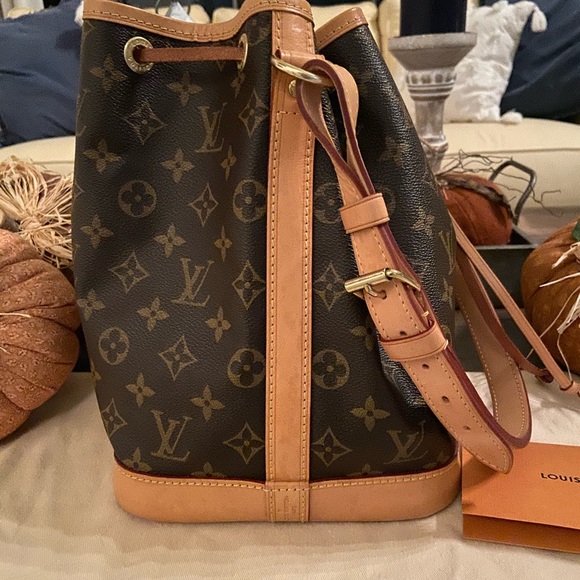 🛑SOLD  Authentic Louis Vuitton Petite Noe - Picture 2 of 8